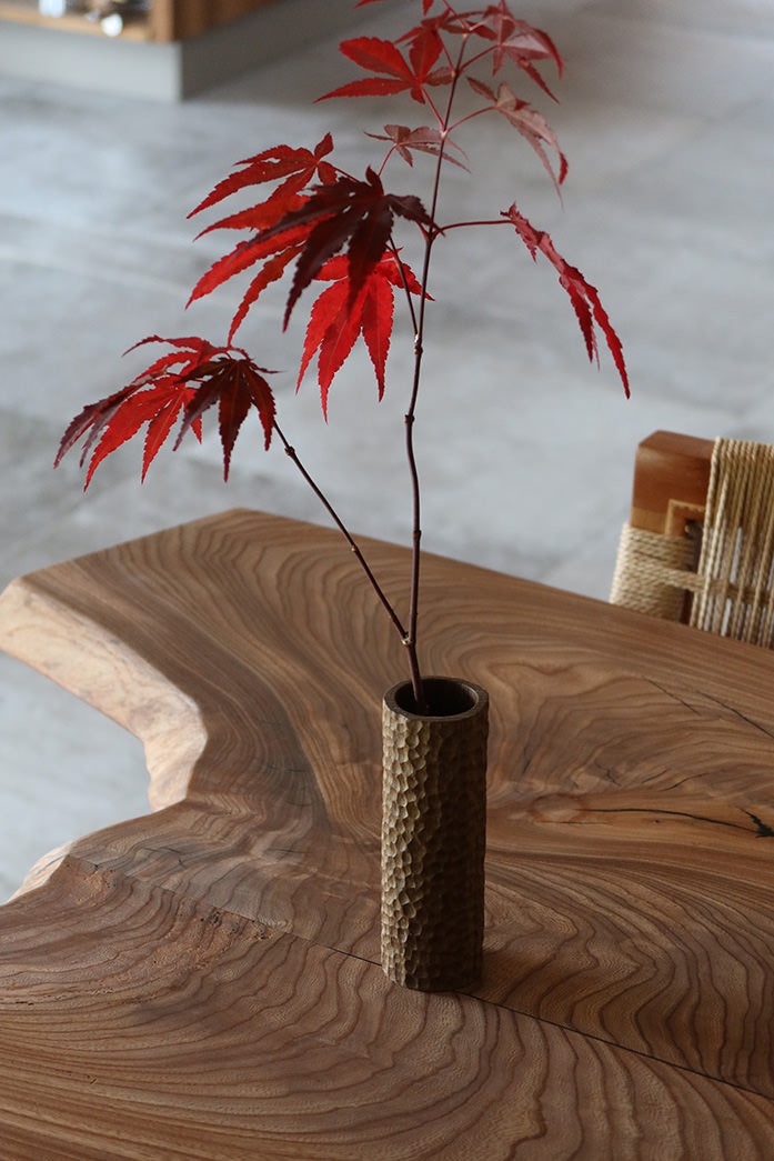 Cylinderformet vase i eg