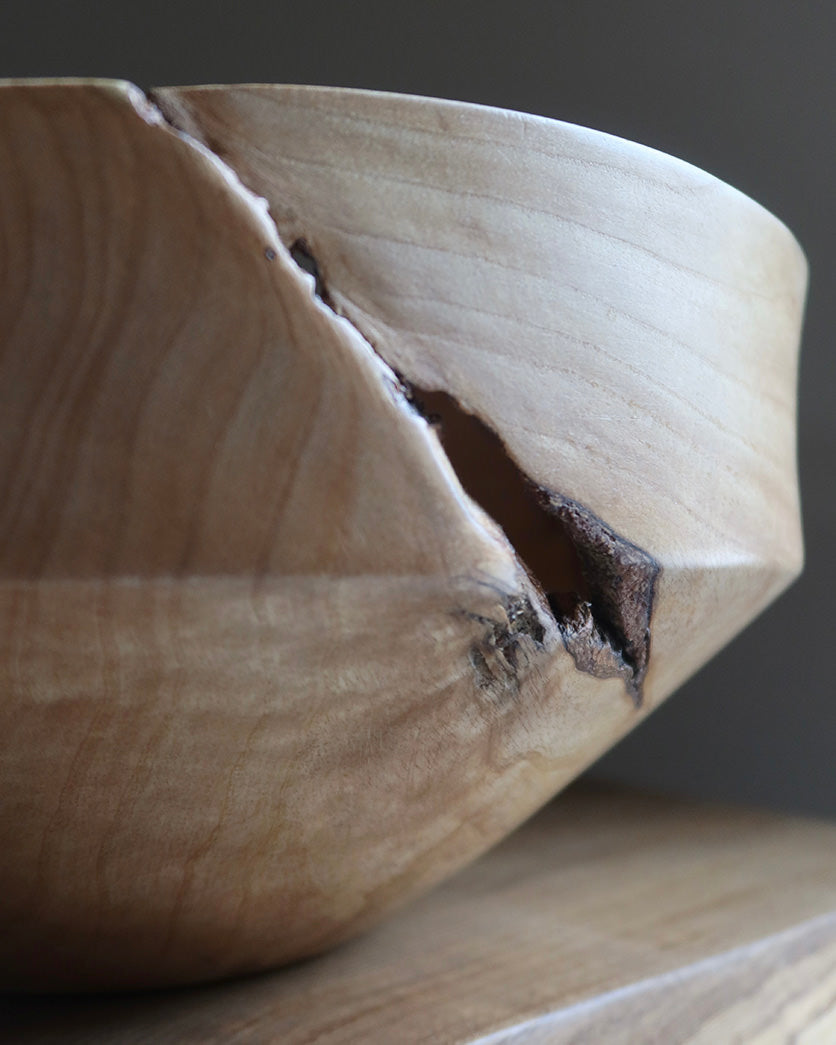 Skål i askerod med bark
