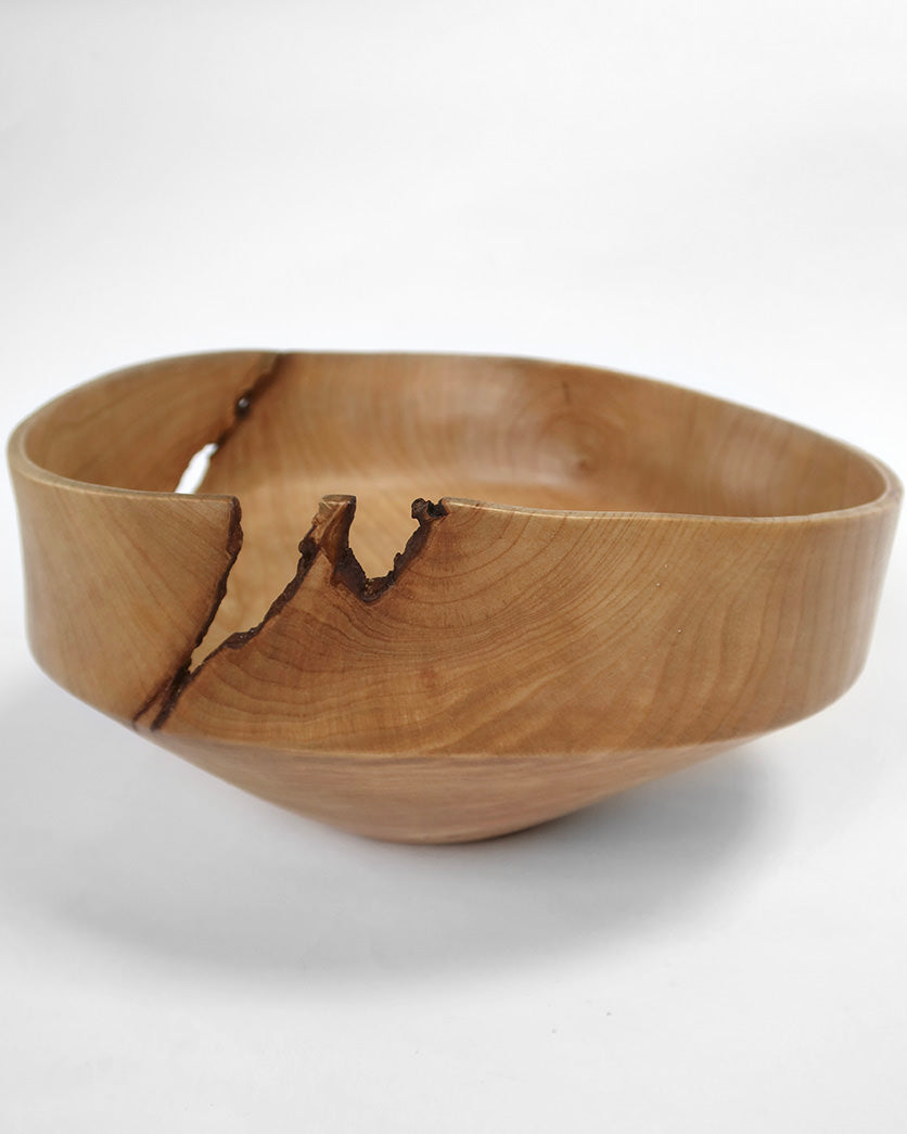 Skulpturel skål drejet i askerod