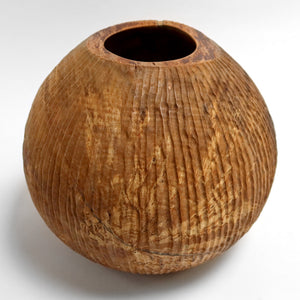 Vase drejet i bøg med spaltning