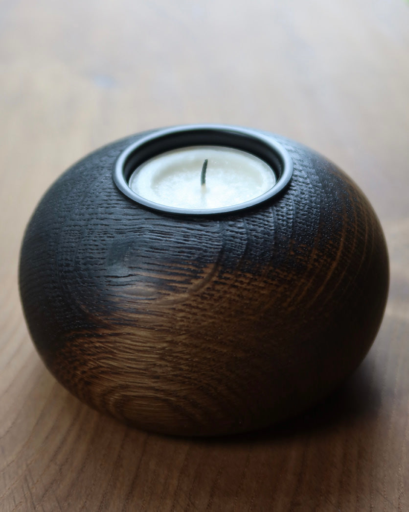 Fyrfadsstage i røget eg