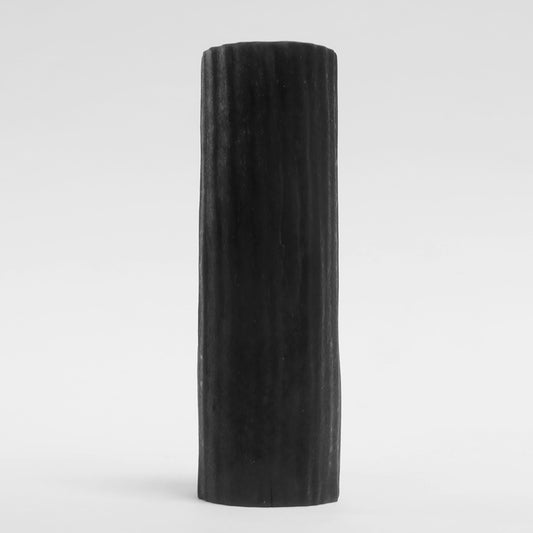 Cylinderformet vase i brændt træ