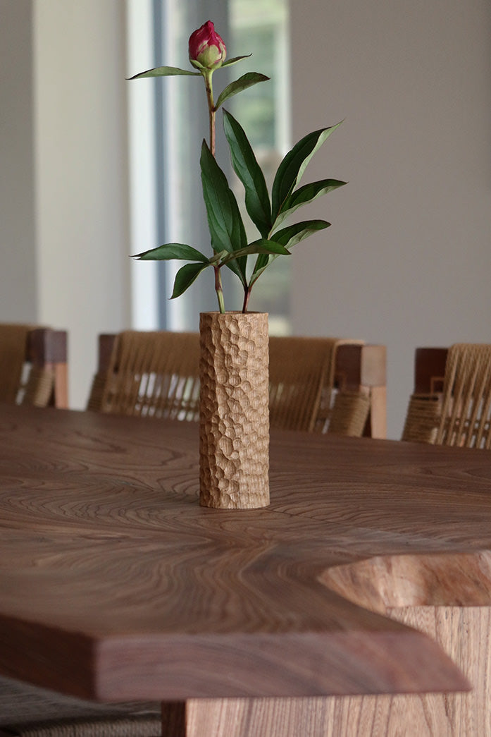 Cylinderformet vase i eg