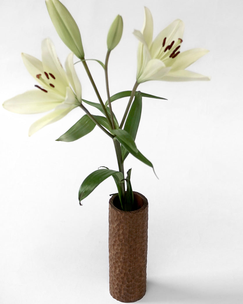 Cylinderformet vase i eg