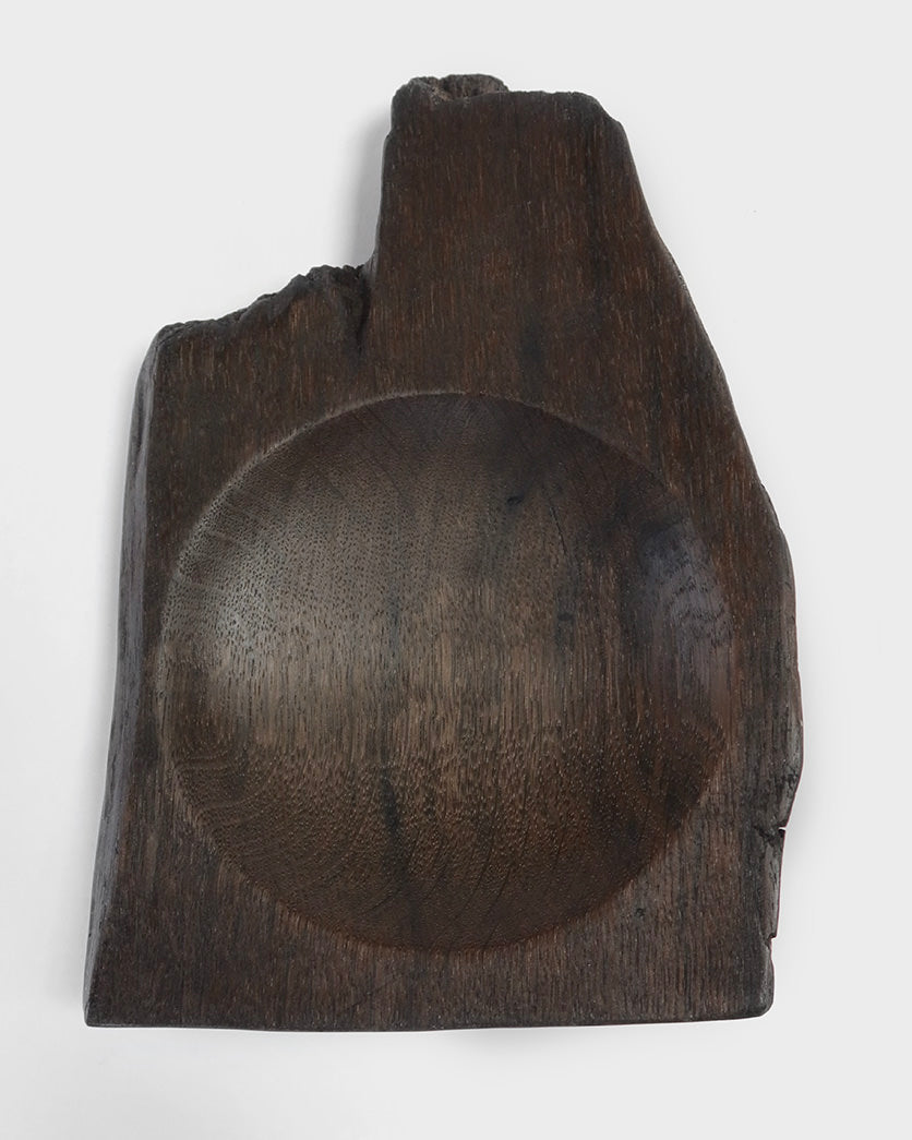 Moseeg fad med naturlig kant