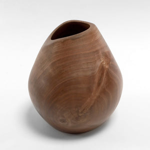 Vase i kirsebærtræ