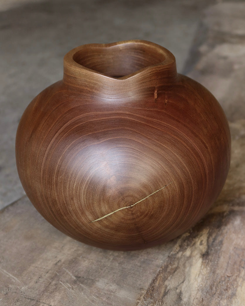 Kirsebær vase med messing