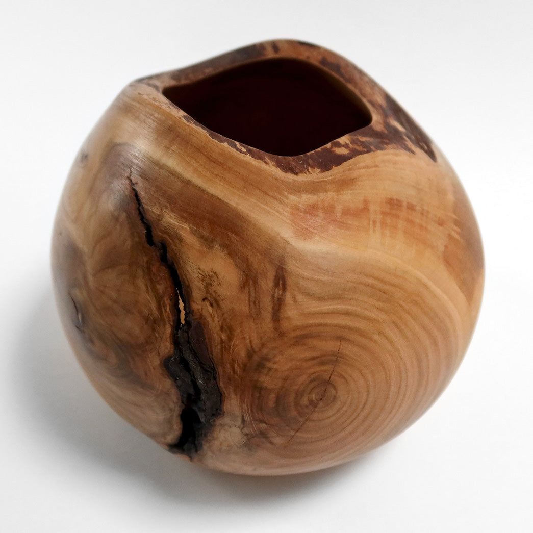 Kirsebær vase med rå kant