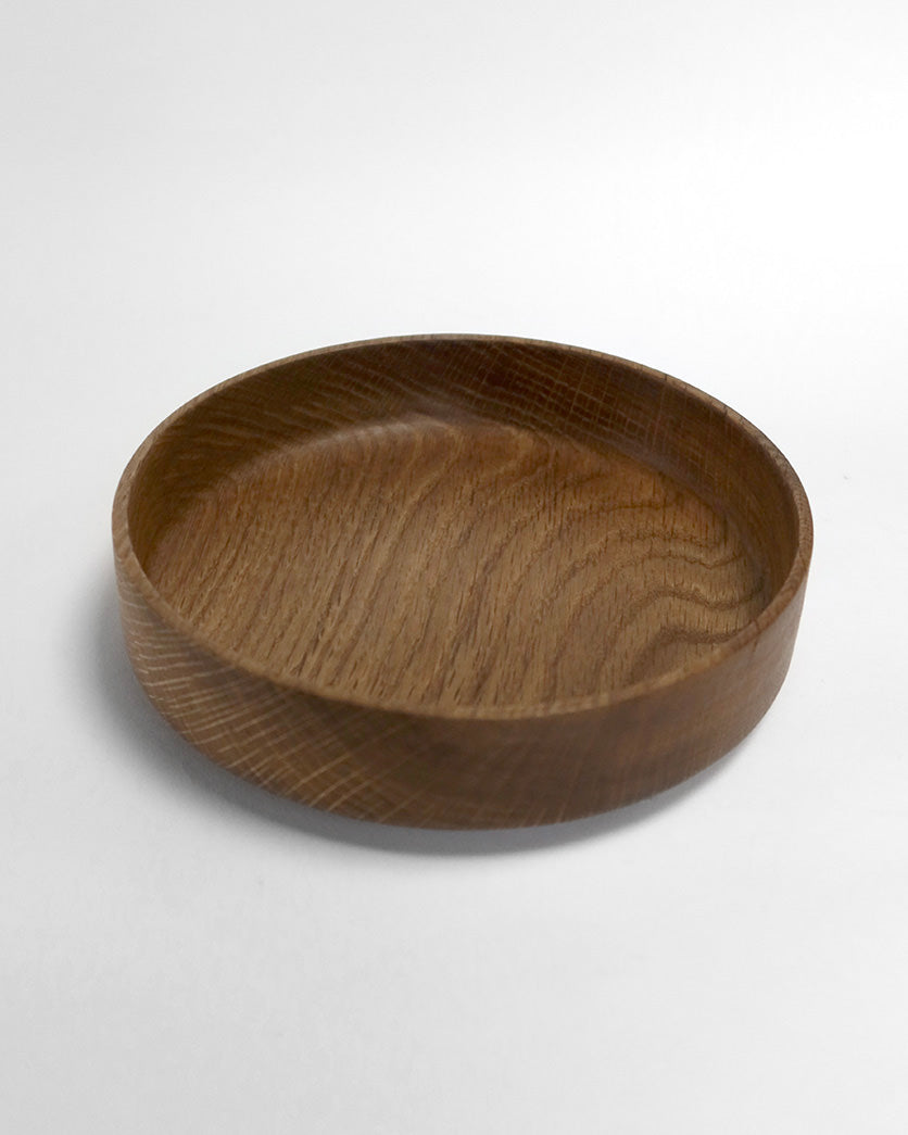 Fad i røget eg, ø19