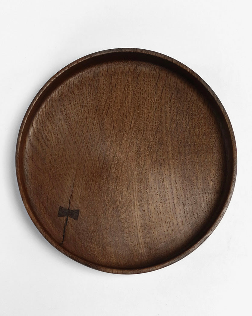 Serving plate in smoked oak, ø23